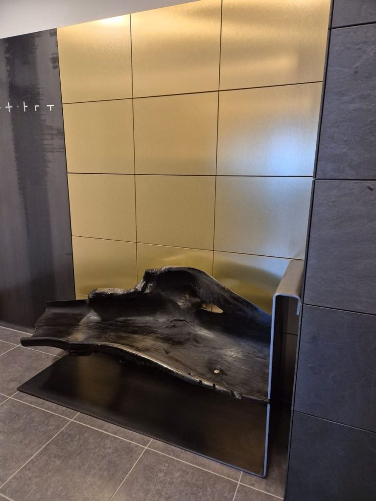 bett-massivholz-esche-zinkung