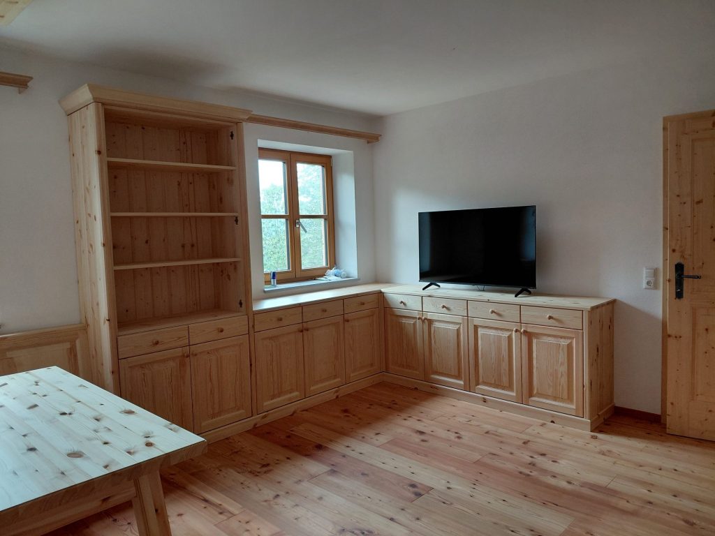 zirben-wohnwand-sideboard-regal